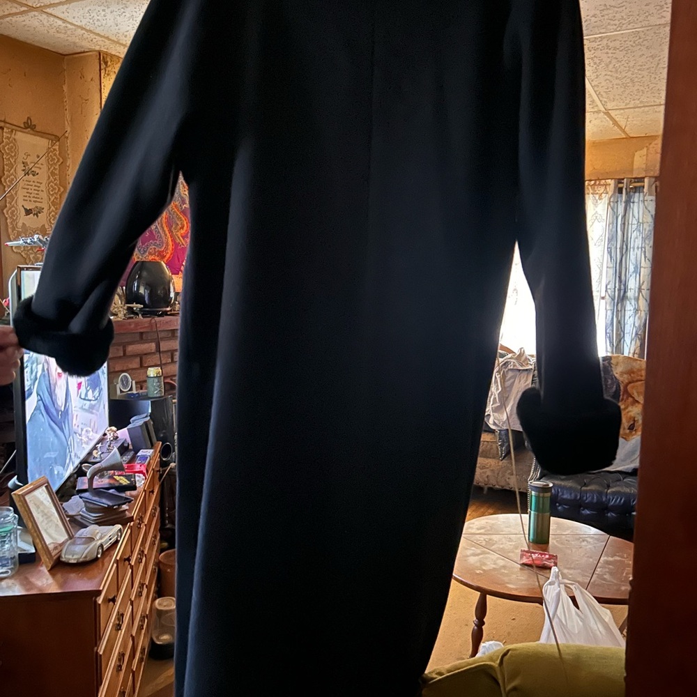 Elegant Black Trench Coat - Picture 2 of 9